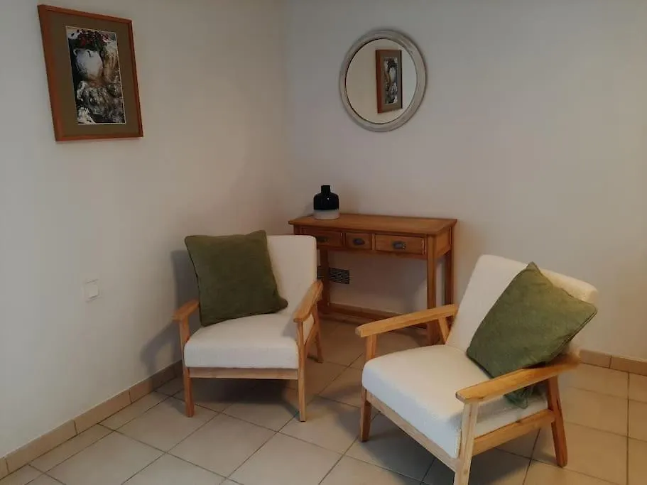 Chez Berger, 2 Persoons Gite L'Oustalou Pern 0*,